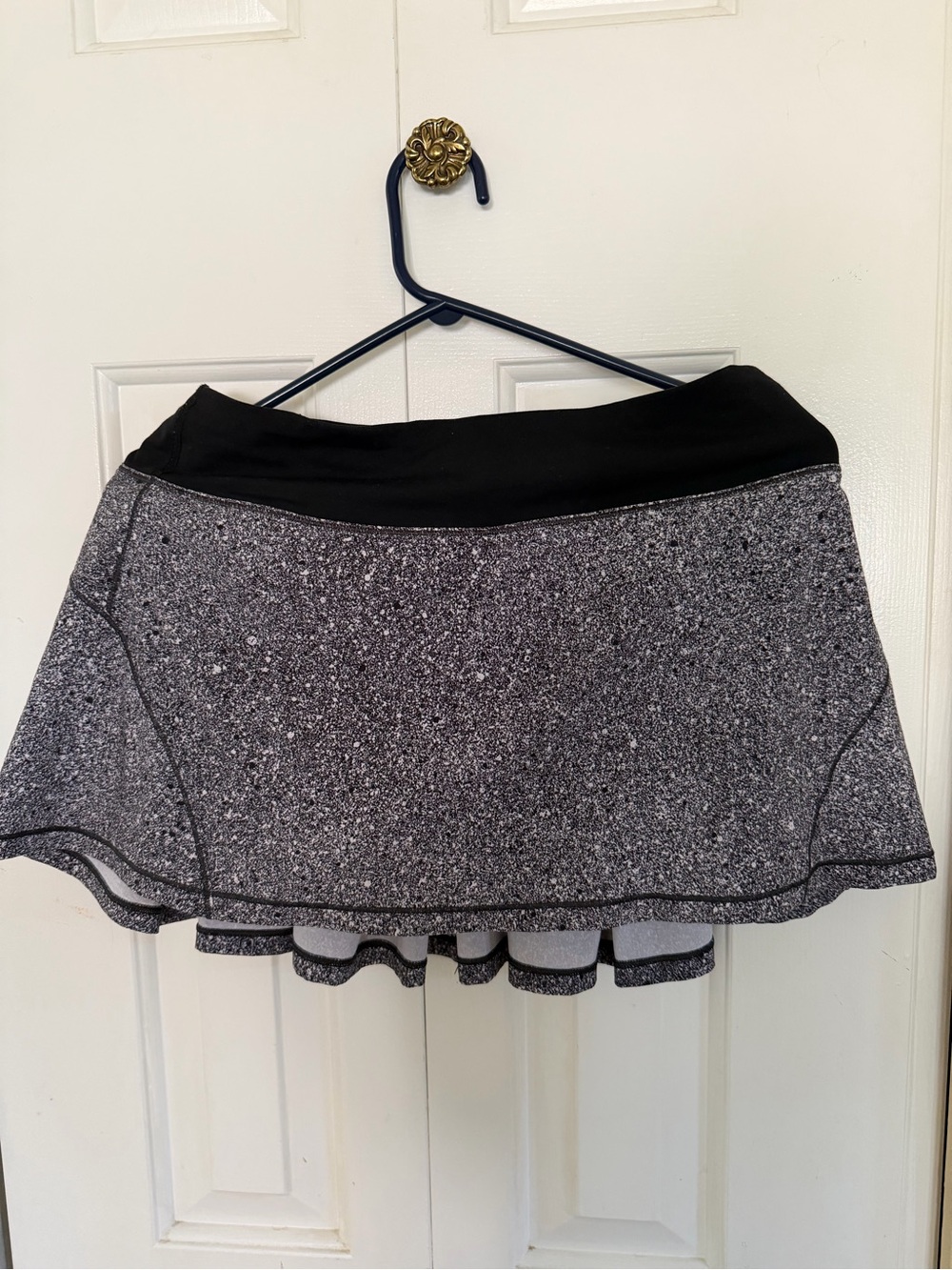 Lululemon tennis yoga skort size 6